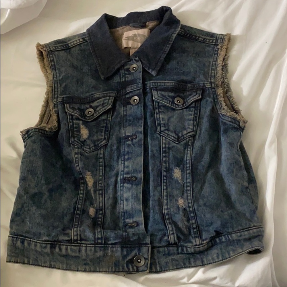 Forever 21 Distressed sleeveless jacket